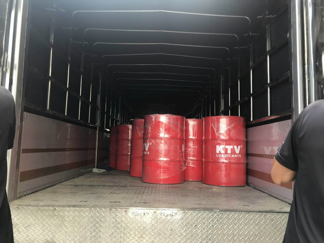 Tại sao bạn nên chọn dầu tưới nguội của Dầu Nhờn KTV