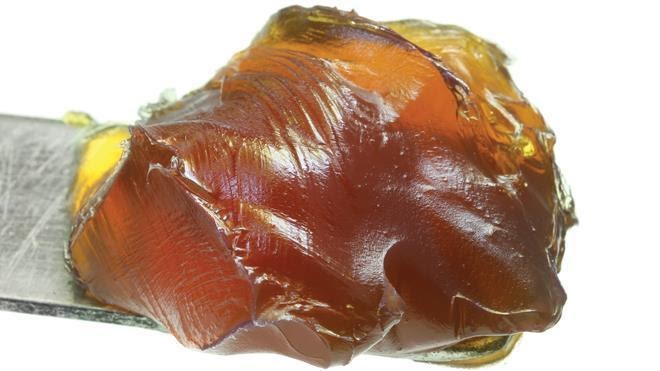 Mỡ bôi trơn được cấu tạo từ ba thành phần chính: dầu gốc, chất làm đặc và phụ gia